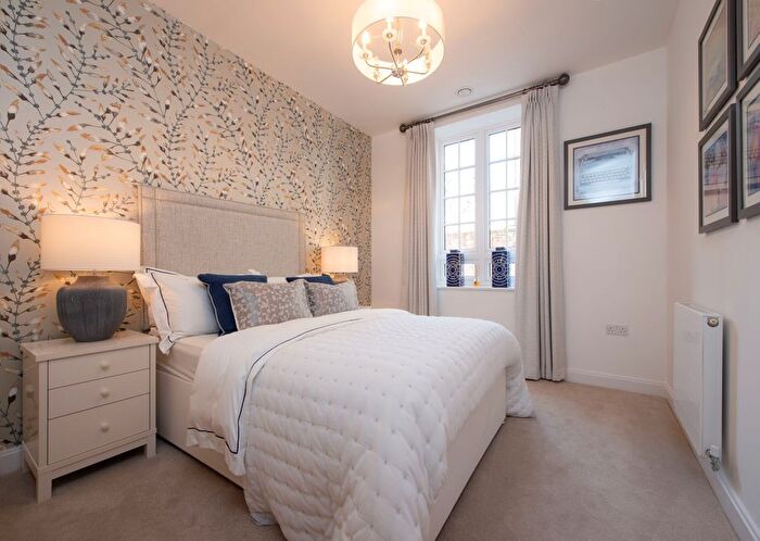 1 Bedroom Flat To Rent In Twickenham Road, Isleworth, TW7