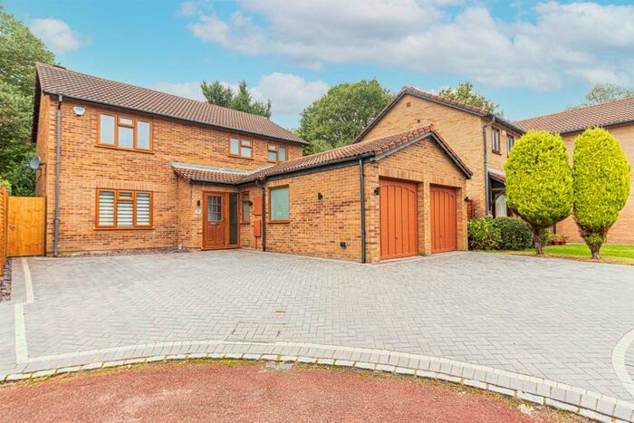 4 Bedroom Detached House To Rent In Tiffany Close, Wokingham, RG41