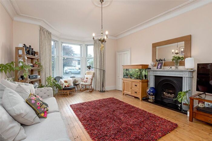 2 Bedroom Apartment For Sale In Queensferry Road, Barnton, Edinburgh, EH4