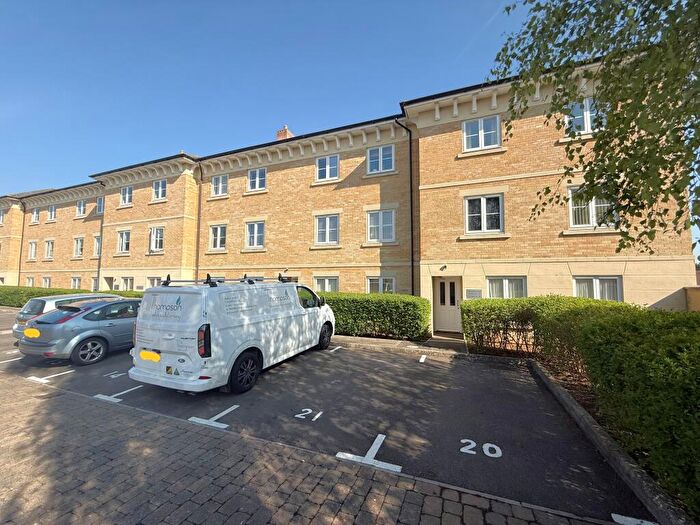 2 Bedroom Flat To Rent In Beech Lane, Carterton, OX18