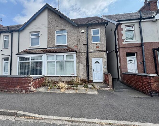 3 Bedroom End Of Terrace House For Sale In Hodgkinson Road, Kirkby-In-Ashfield, Nottingham, NG17