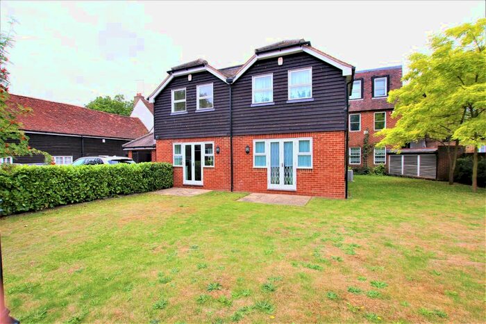 2 Bedroom Semi-Detached House To Rent In Park Street, Colnbrook, Slough, SL3