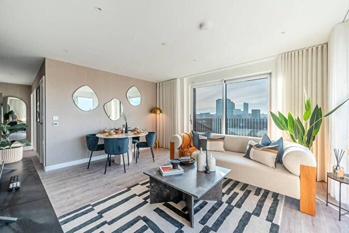 2 Bedroom Flat For Sale In The Exchange, Watford, Watford, WD24