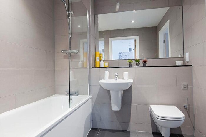 2 Bedroom Apartment To Rent In Trentham Street, Manchester, Greater Manchester, M15