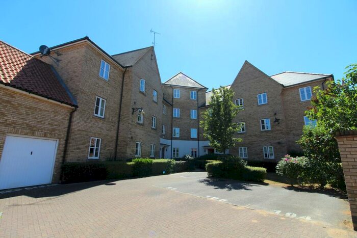 2 Bedroom Flat To Rent In Alnesbourn Crescent, Ravenswood, Ipswich, IP3