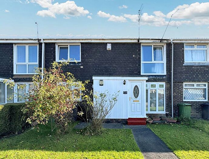 2 Bedroom Flat To Rent In Lincoln Way, Fellgate, Jarrow, Tyne And Wear, NE32