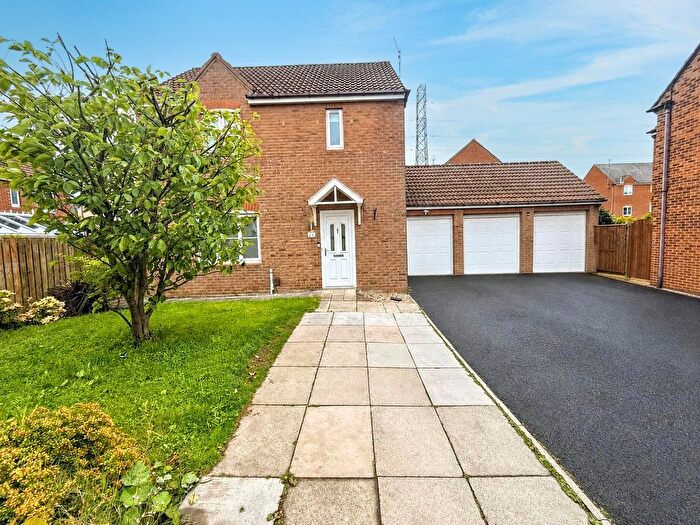 3 Bedroom Detached House For Sale In Brookfield, West Allotment, Newcastle Upon Tyne, NE27