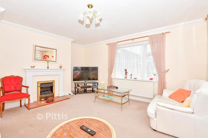 3 Bedroom Detached Bungalow For Sale In Yaverland Close, Sandown, Isle Of Wight, PO36