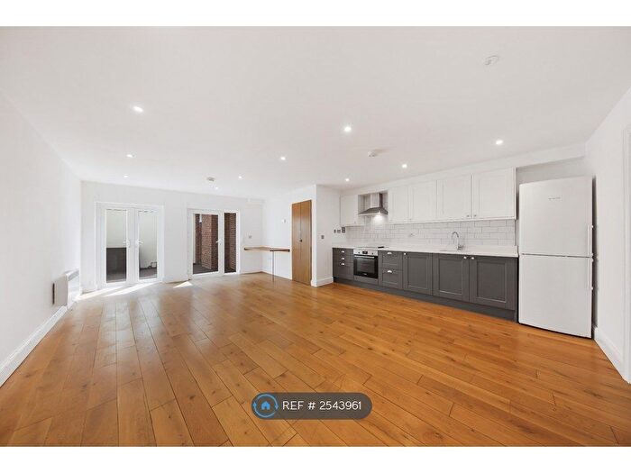 1 Bedroom Flat To Rent In Wendell Road, London, W12