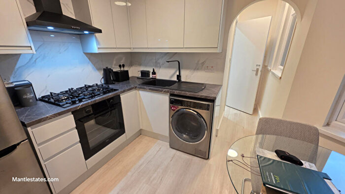 1 Bedroom Flat To Rent In Oakleigh Road North, Whetstone, N20