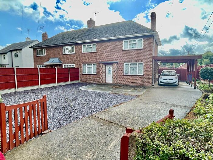 3 Bedroom Semi-Detached House For Sale In West Elloe Avenue, Spalding, PE11