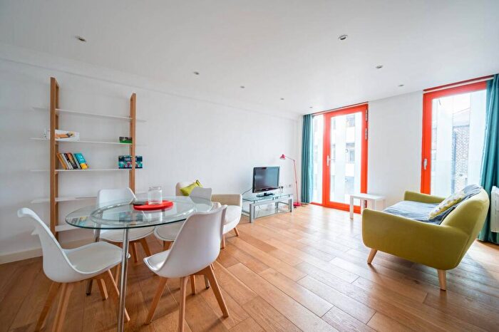 2 Bedroom Flat To Rent In Boulcott Street, Limehouse, London, E1