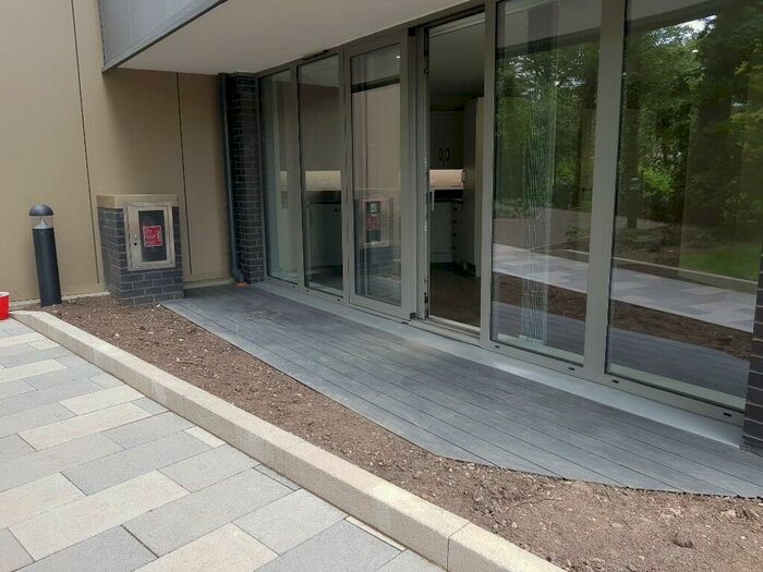 2 Bedroom Flat To Rent In St. Peters Road, Bournemouth, Dorset, BH1