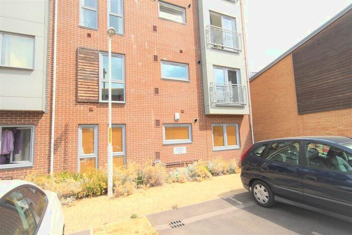 2 Bedroom Flat To Rent In Star Mansions, Sympathy Vale, Dartford, DA1