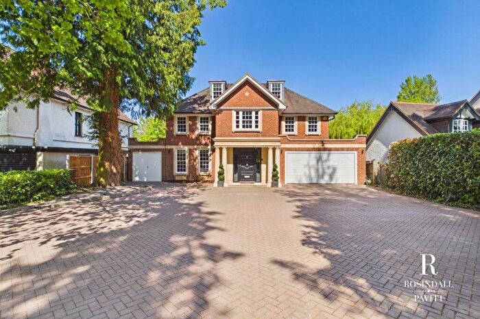 5 Bedroom Detached House For Sale In How Lane, Chipstead, CR5