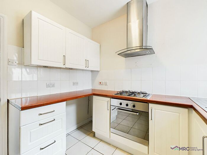 2 Bedroom Terraced House To Rent In Oak Avenue, De La Pole Avenue, Hull, HU3