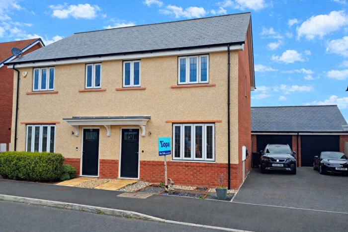 3 Bedroom Semi-Detached House For Sale In Moorhen Road, Bristol, BS49