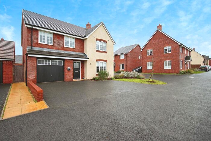 4 Bedroom Detached House For Sale In Archangel Close, Warwick, CV34