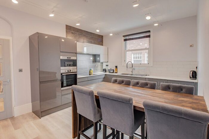 2 Bedroom Flat To Rent In Bath Road, Worcester, Worcestershire, WR5