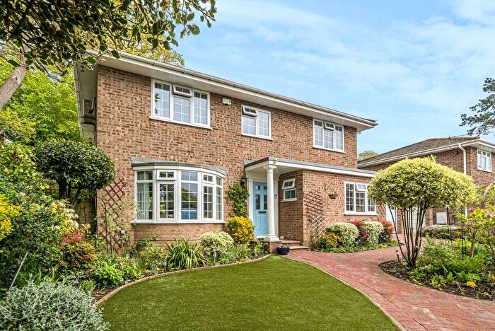 4 Bedroom Detached House For Sale In Sylvaways Close, Cranleigh, GU6
