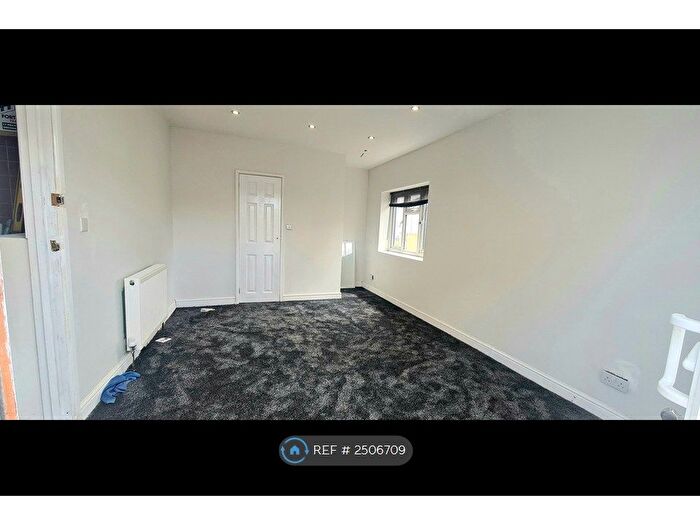 6 Bedroom Semi-Detached House To Rent In Liddell Road, Cowley, Oxford, OX4