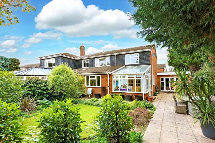 6 Bedroom Detached House For Sale In Seeleys Close, Beaconsfield, Buckinghamshire, HP9