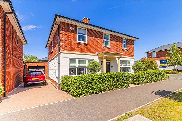 4 Bedroom Detached House For Sale In Meadow Avenue, Shenley, Radlett, Hertfordshire, WD7