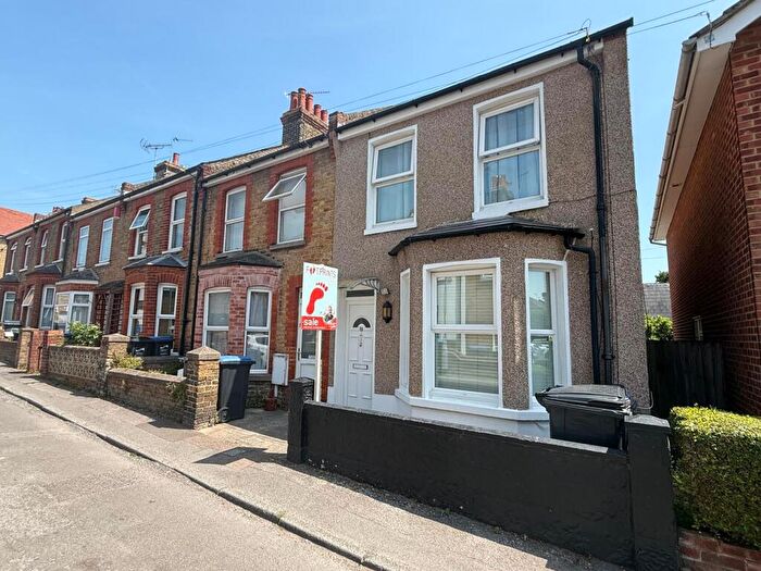 2 Bedroom End Of Terrace House For Sale In Livingstone Road, Broadstairs, CT10