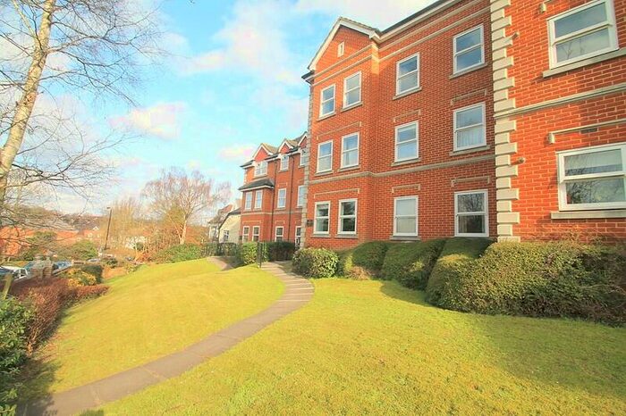 2 Bedroom Apartment To Rent In Bedroom Purpose Built Apartment In South Croydon, CR2