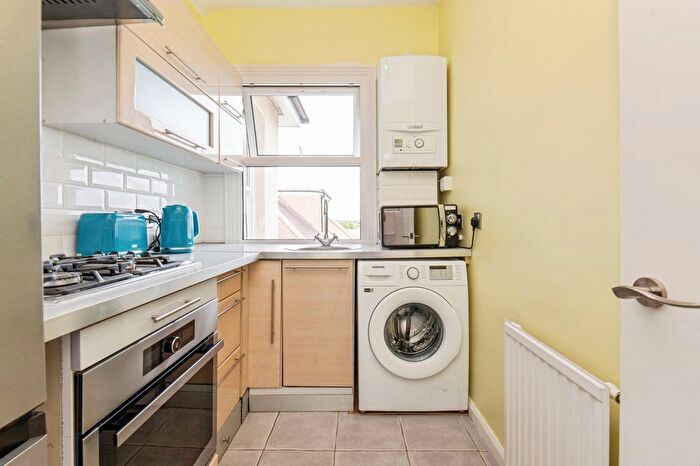 1 Bedroom Flat For Sale In Ringstead Road, Sutton, SM1