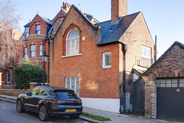 3 Bedroom Detached House To Rent In Well Road, London, NW3