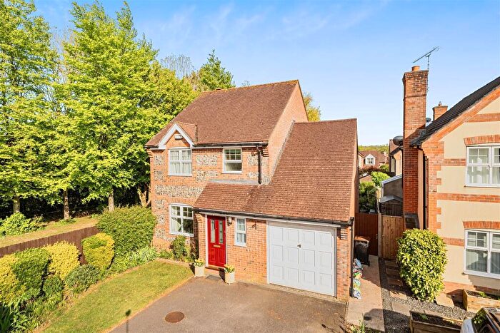 3 Bedroom Detached House For Sale In Sandbourne Avenue, Blandford Forum, DT11