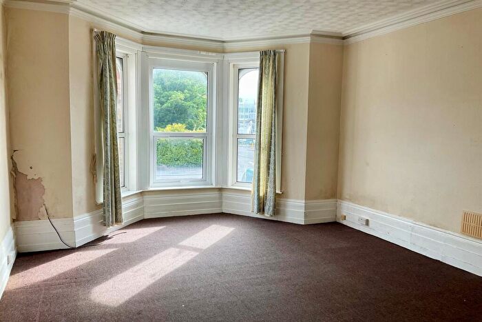 1 Bedroom Flat For Sale In Maison Dieu Road, Dover, CT16