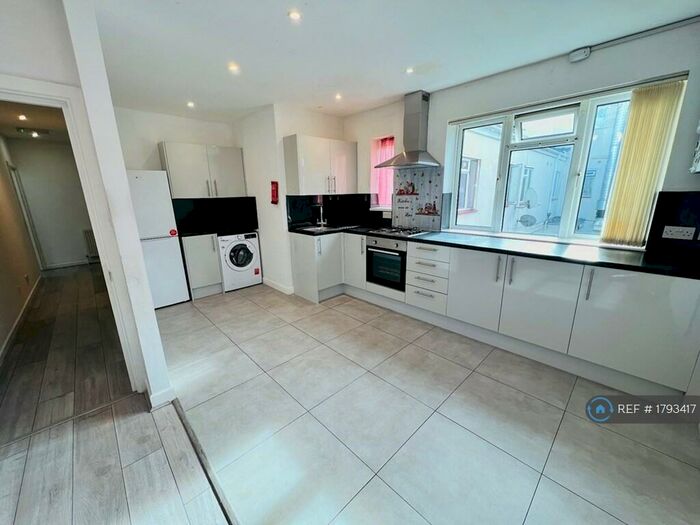 2 Bedroom Flat To Rent In Northolt Road, Harrow, HA2