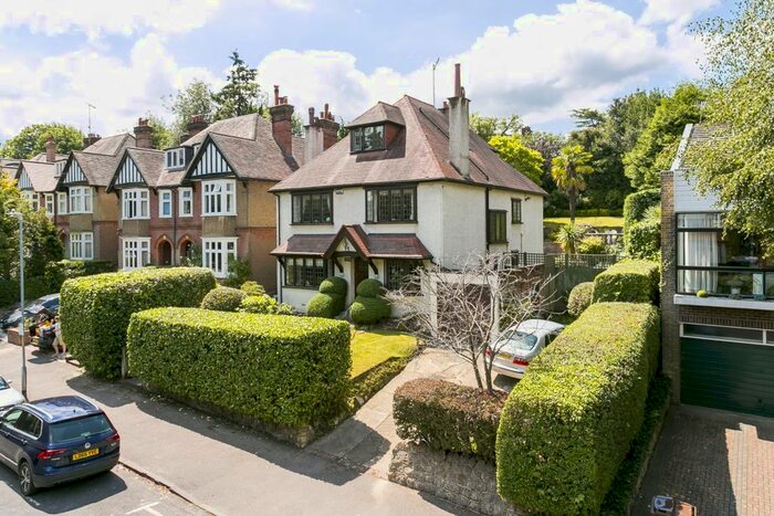 6 Bedroom Detached House To Rent In Warwick Park, Tunbridge Wells TN2