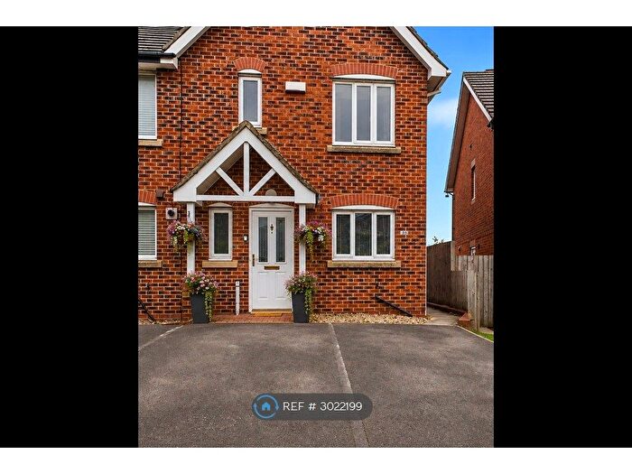 3 Bedroom Semi Detached House To Rent In Dunkeld Close, Gateshead, NE10