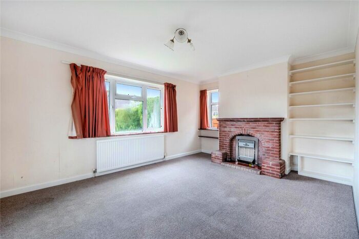 2 Bedroom Detached House For Sale In Yarde Close, Sidmouth, Devon, EX10