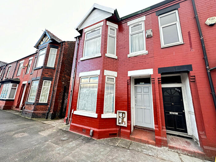 3 Bedroom Flat To Rent In Moseley Road, Manchester, M14