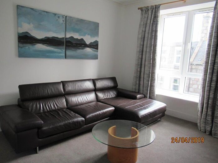 1 Bedroom Flat To Rent In Chapel Street, Second Floor Right, Aberdeen, AB10