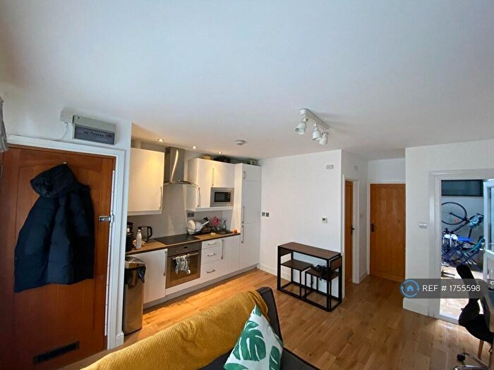 1 Bedroom Flat To Rent In Clarence Mews, London, E5