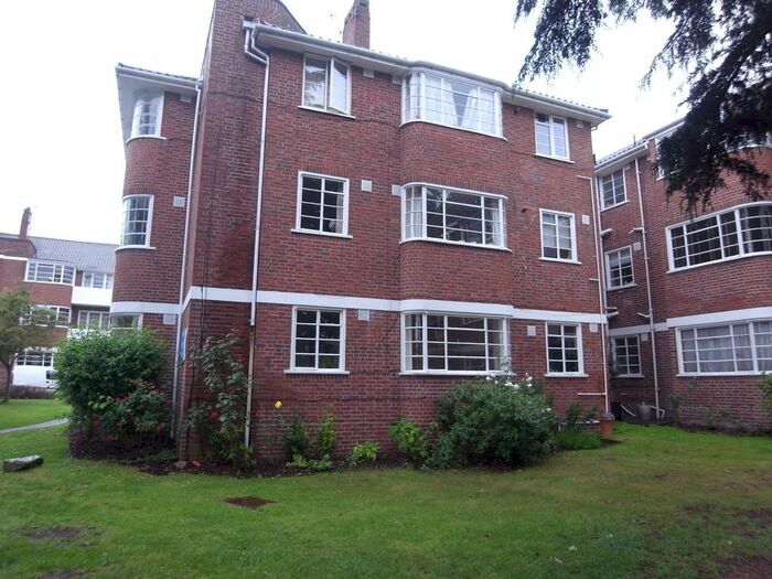 3 Bedroom Flat To Rent In Kings Keep, Beaufort Road, Kingston Upon Thames, KT1