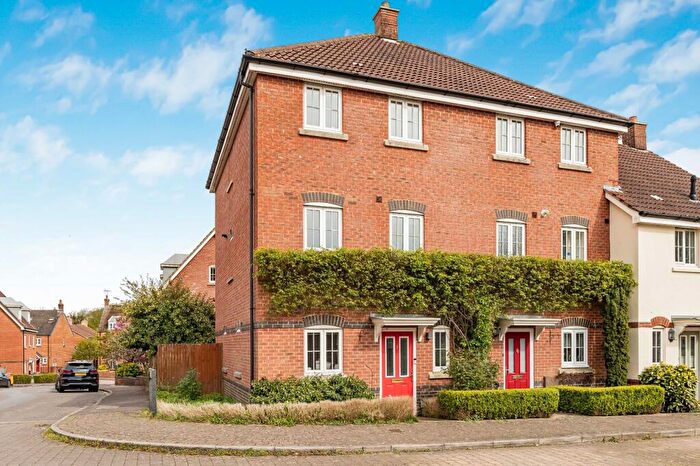 4 Bedroom End Of Terrace House For Sale In Princess Louise Square, Alton, Hampshire, GU34