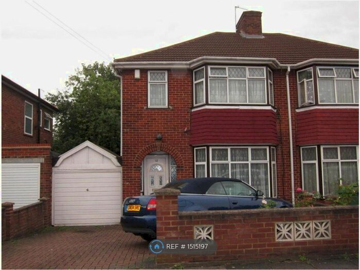 3 Bedroom Semi-Detached House To Rent In Greengate, Greenford, UB6