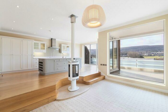 3 Bedroom Town House To Rent In Goodwood, Ilkley, LS29