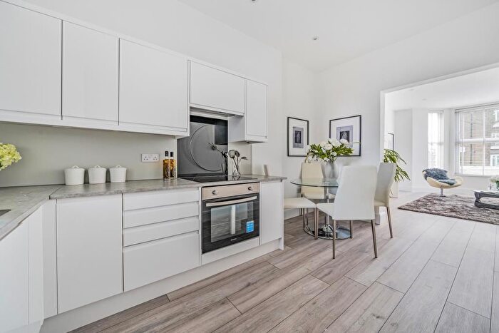 1 Bedroom Flat For Sale In Ladbroke Grove, Notting Hill, W10