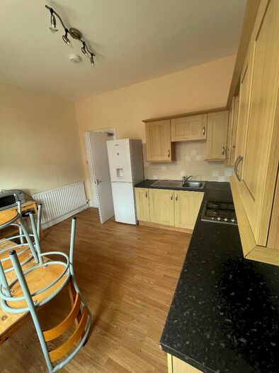 5 Bedroom Maisonette To Rent In Cavendish Road, Newcastle Upon Tyne, NE2