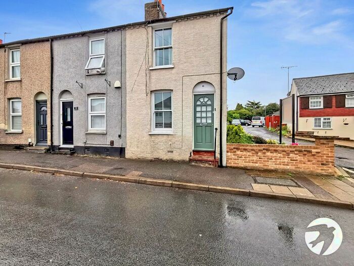 2 Bedroom End Of Terrace House To Rent In High Road, Dartford, Kent, DA2