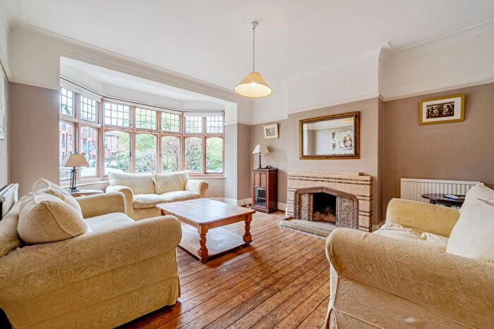 4 Bedroom Semi Detached House To Rent In Woodbourne Avenue, London, SW16