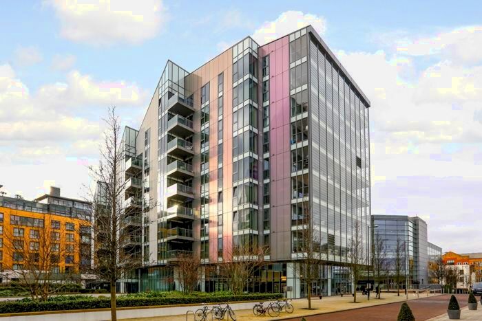 2 Bedroom Flat To Rent In Eastfields Avenue, London, SW18