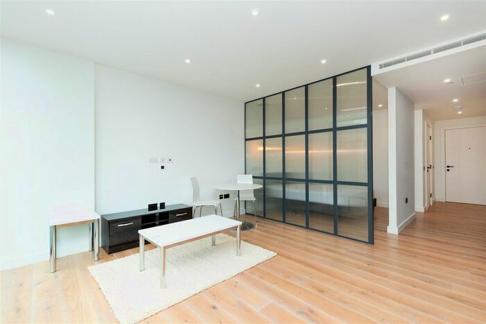 1 Bedroom Flat To Rent In Emery Way, London Dock, E1W